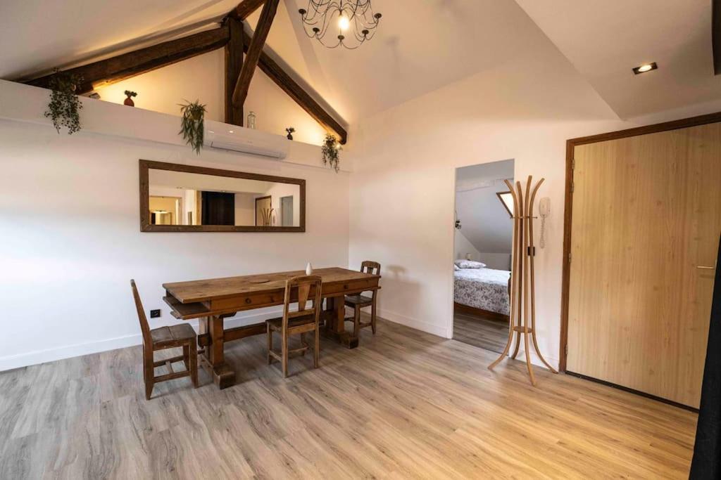 Cocon Sous Les Toits Apartment Albertville Exterior foto